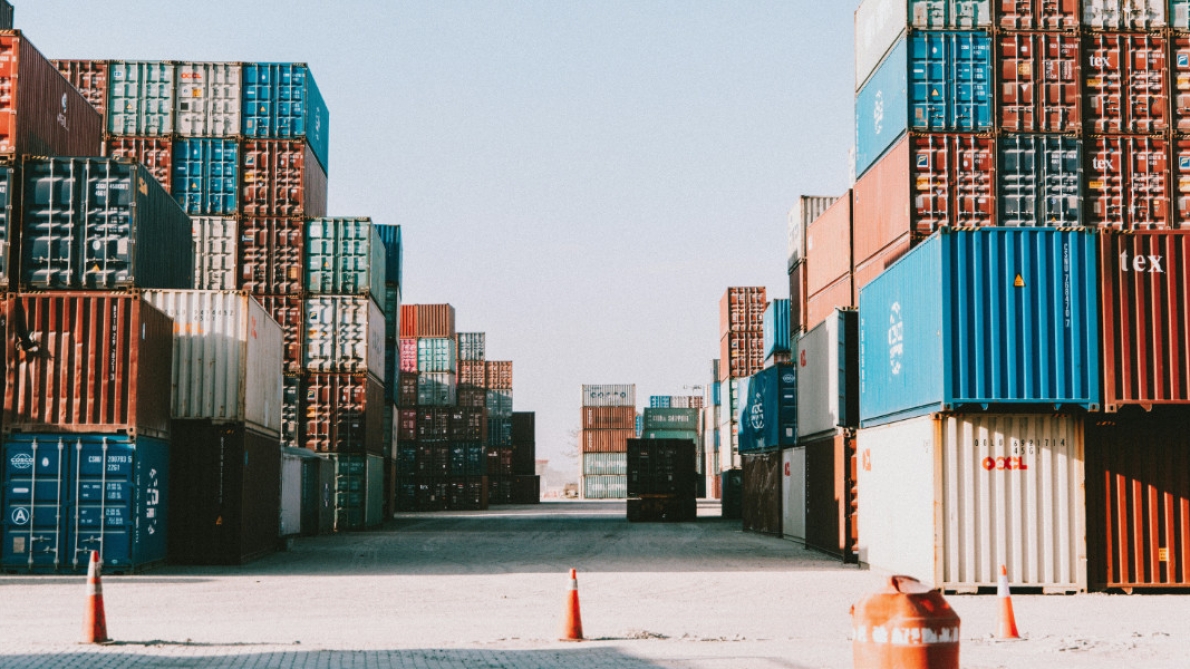 You are currently viewing Potential Strike Looms Over US East and Gulf Coast Ports: Impacts and Preparations
