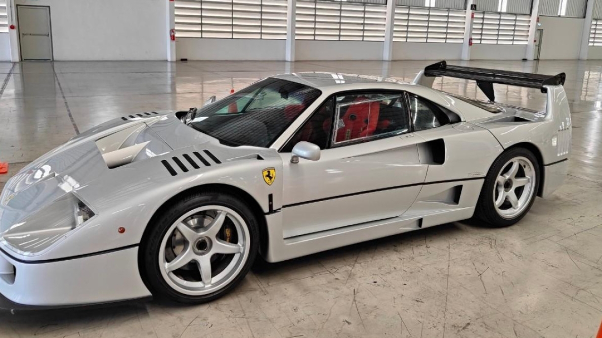 You are currently viewing BGL Transports Ferrari F40