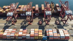 Read more about the article Choosing the Right Global Logistics Partner: What to Look For