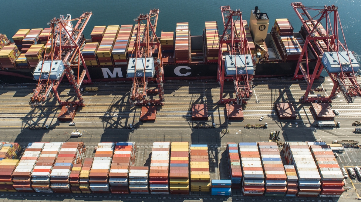 You are currently viewing Choosing the Right Global Logistics Partner: What to Look For