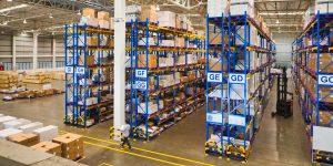 Read more about the article Cross-Border E-Commerce Logistics: Bonded Warehouses vs. Direct D2C Shipping